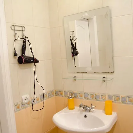 Apartment, Town Towers With Parking Lägenhet Riga